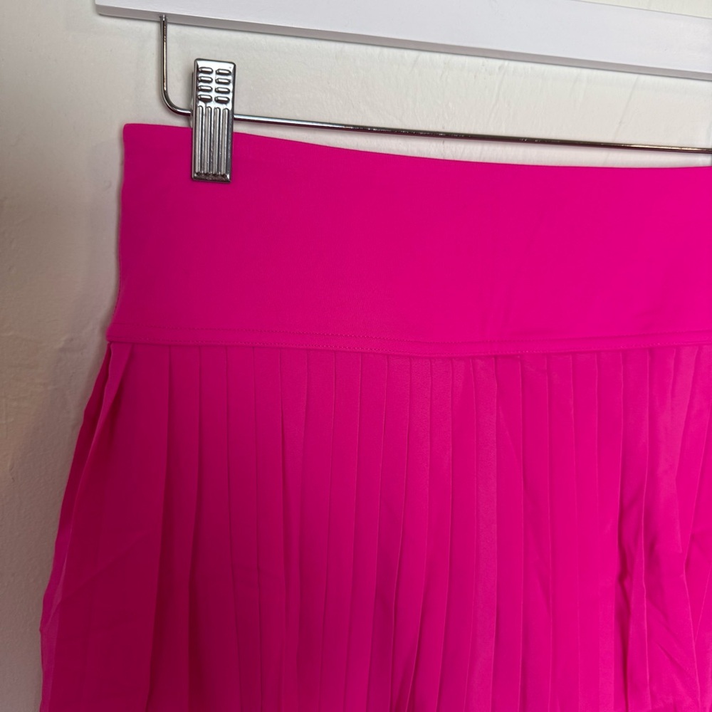 Fabletics Hot Shot Pleated Skort Mini size Small NWOT - Picture 5 of 8